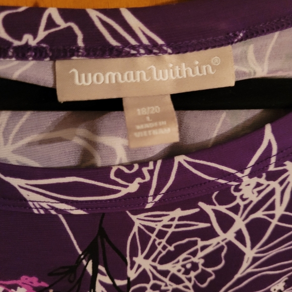 Woman Within shark bite tunic - size 18/20 - Picture 2 of 3